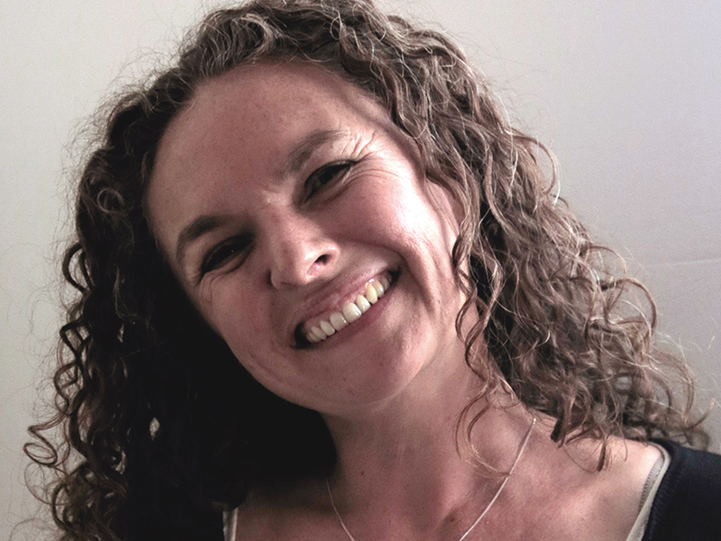 10 Vrae vir Debbie Cloete