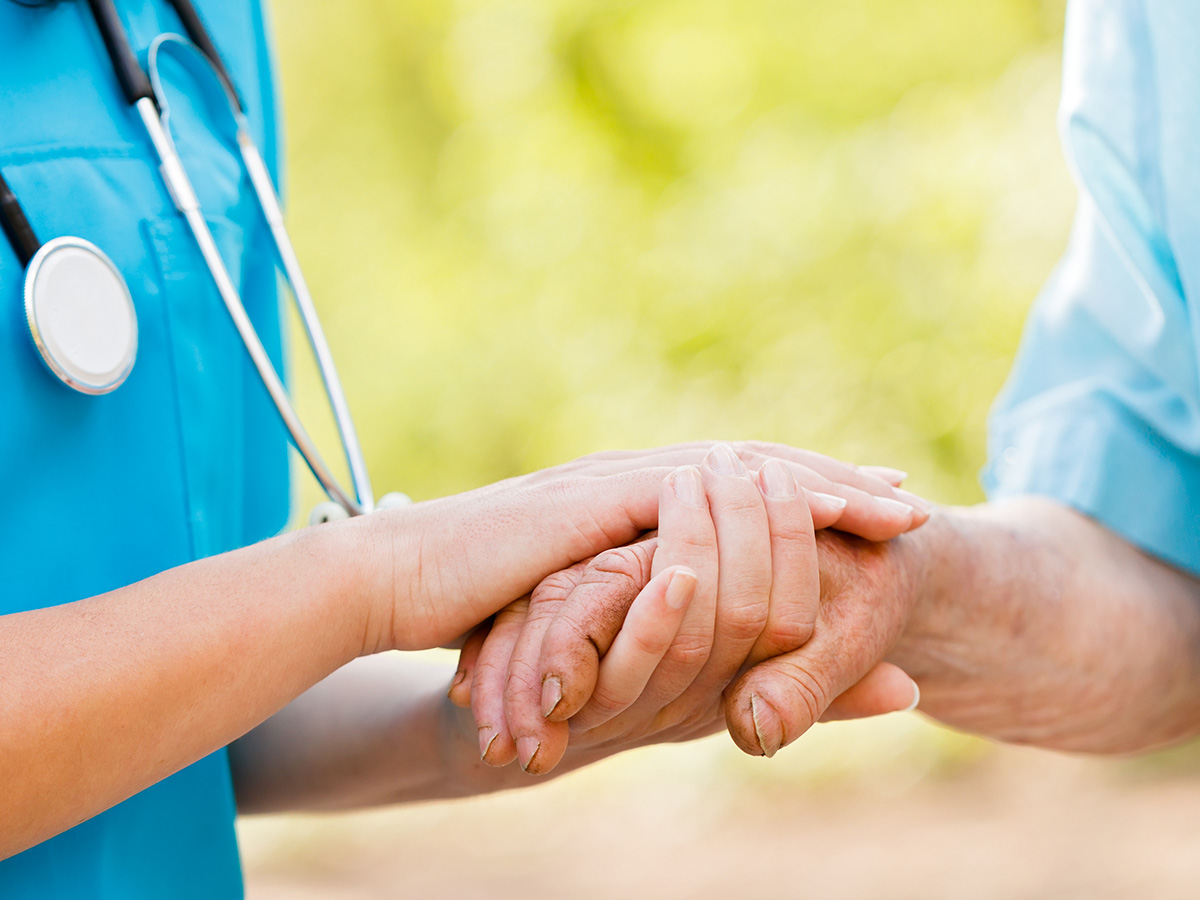 Triomfkliniek en Operation Healing Hands werk saam