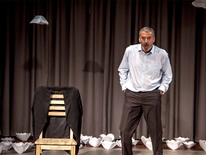 Treffer-toneelstuk by Atterbury Teater op die planke