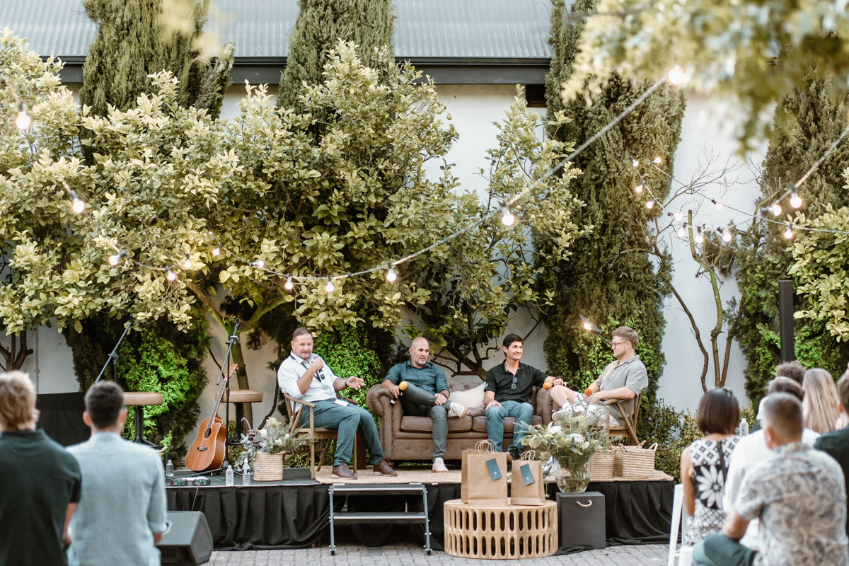 ’n Kans om by mekaar te leer